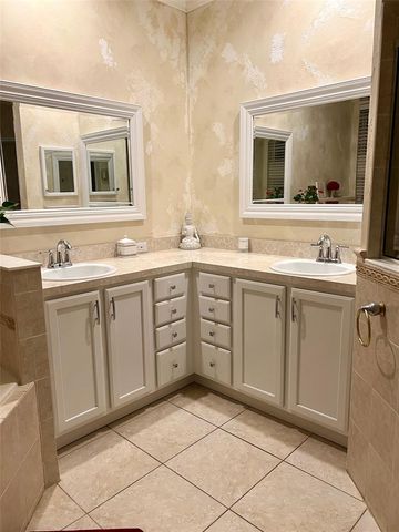 6614 64TH, Bradenton, FL 34203