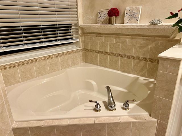 6614 64TH, Bradenton, FL 34203