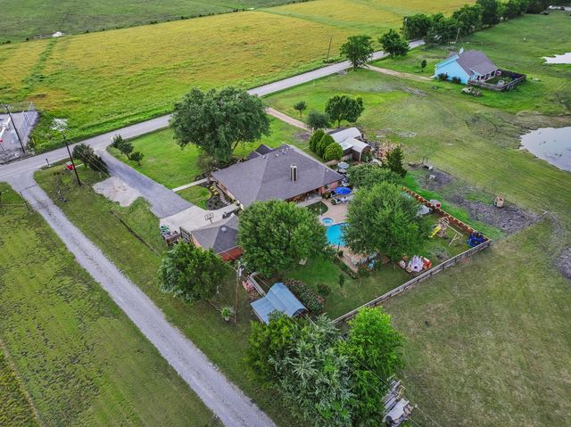 981 County Road 4918, Trenton, TX 75490