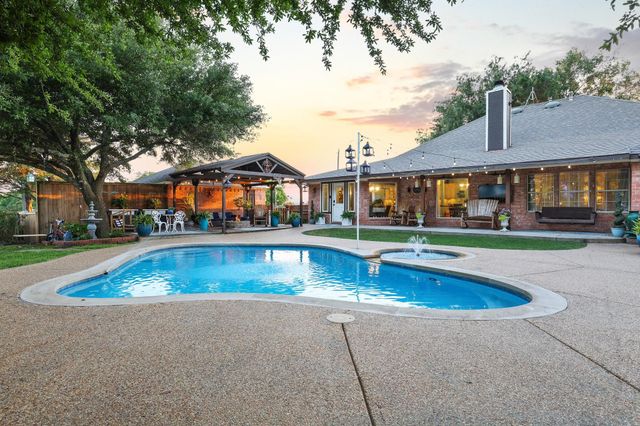 981 County Road 4918, Trenton, TX 75490