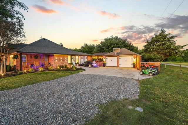 981 County Road 4918, Trenton, TX 75490