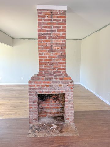 828 Gracey Ave, Clarksville, TN 37040