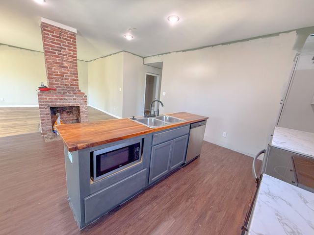 828 Gracey Ave, Clarksville, TN 37040