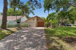 2100 NW 16th Street, Delray Beach, FL 33445