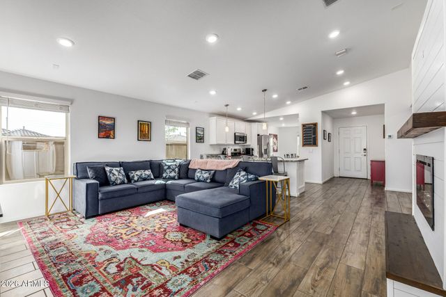 12312 W PALMAIRE Avenue, Glendale, AZ 85307