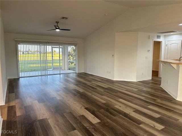 2207 NE 15th LN, Cape Coral, FL 33909