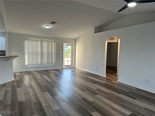 2207 NE 15th LN, Cape Coral, FL 33909