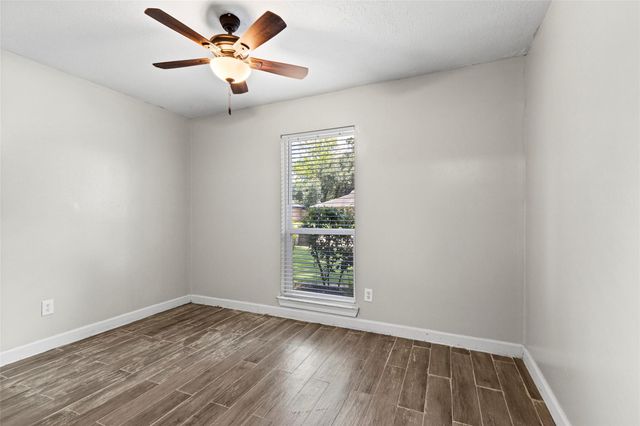 510 Brandywyne Drive, Friendswood, TX 77546