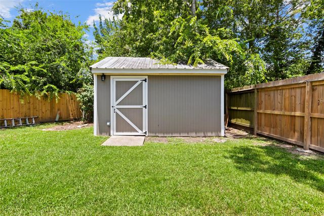 510 Brandywyne Drive, Friendswood, TX 77546