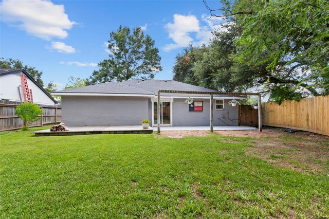 510 Brandywyne Drive, Friendswood, TX 77546