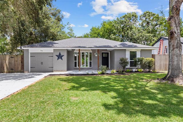 510 Brandywyne Drive, Friendswood, TX 77546