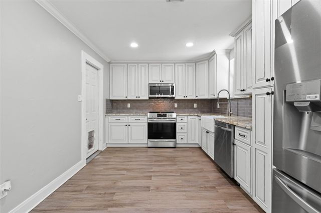 510 Brandywyne Drive, Friendswood, TX 77546