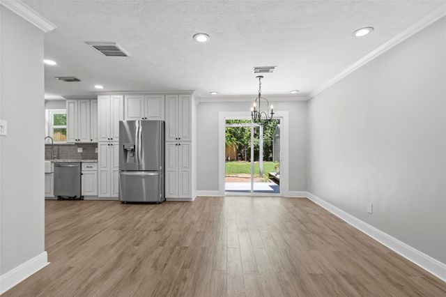 510 Brandywyne Drive, Friendswood, TX 77546