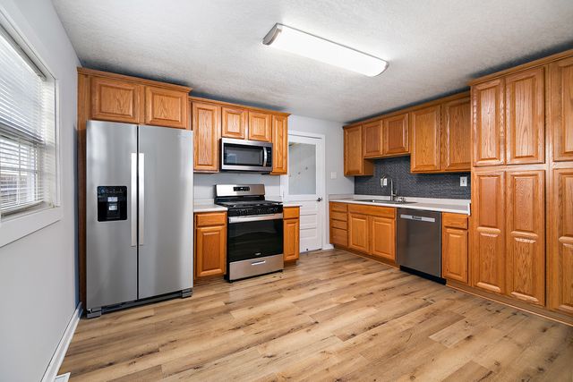 166 N Randolph Avenue, Bradley, IL 60915