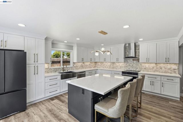 6311 Belmont Pl, Stockton, CA 95207
