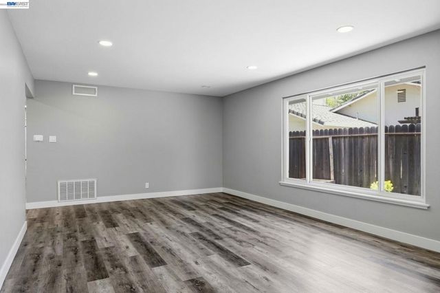 6311 Belmont Pl, Stockton, CA 95207