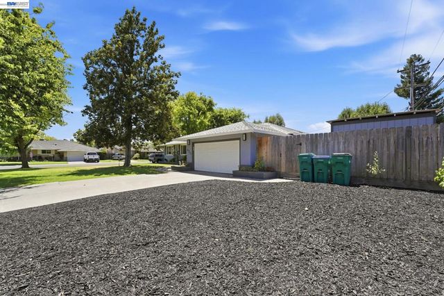 6311 Belmont Pl, Stockton, CA 95207