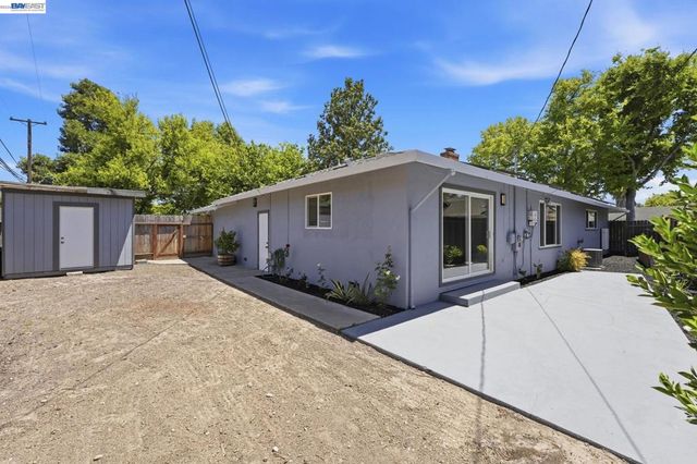 6311 Belmont Pl, Stockton, CA 95207