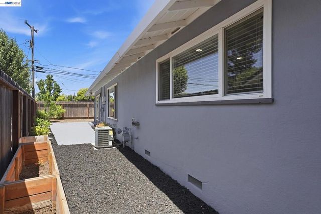 6311 Belmont Pl, Stockton, CA 95207