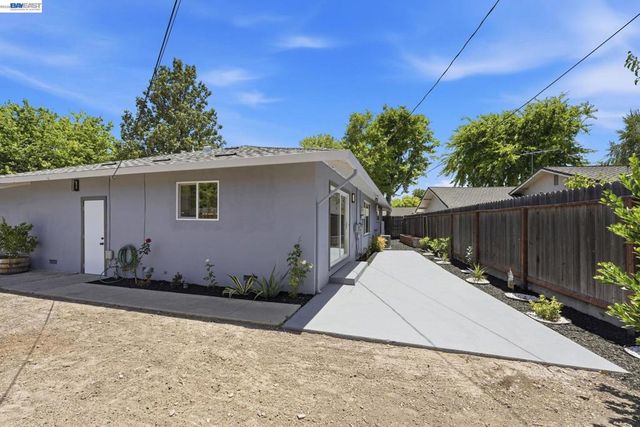 6311 Belmont Pl, Stockton, CA 95207