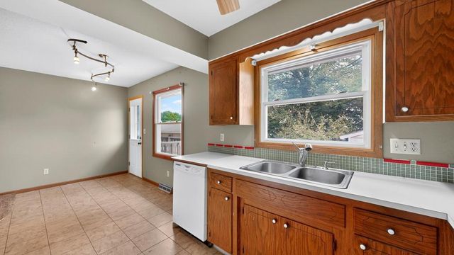 1620 9th Avenue SE, Rochester, MN 55904