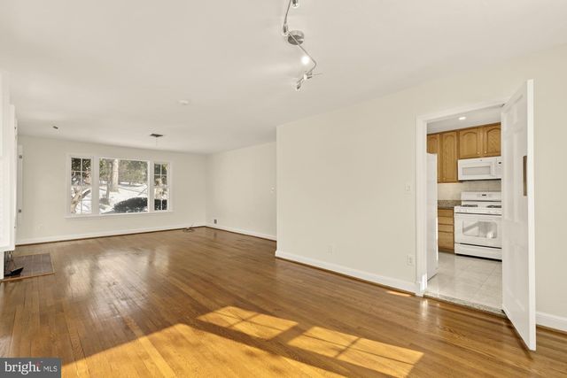 2736 STEPHENSON LN NW, Washington, DC 20015