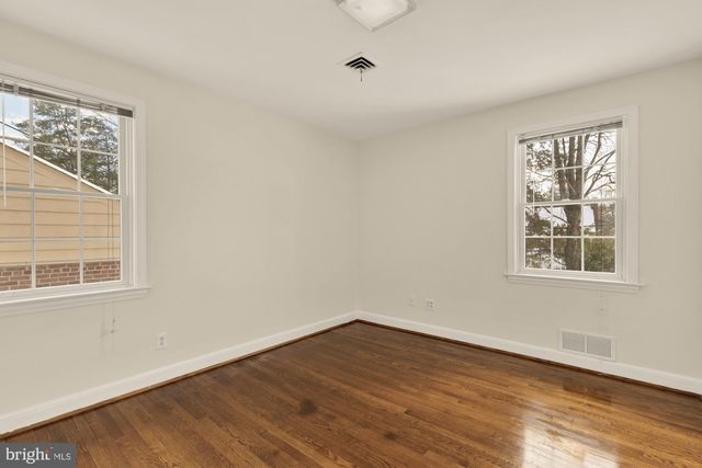 2736 STEPHENSON LN NW, Washington, DC 20015