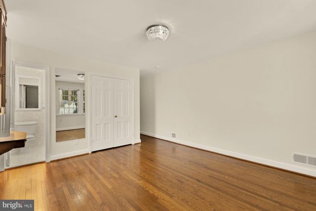 2736 STEPHENSON LN NW, Washington, DC 20015