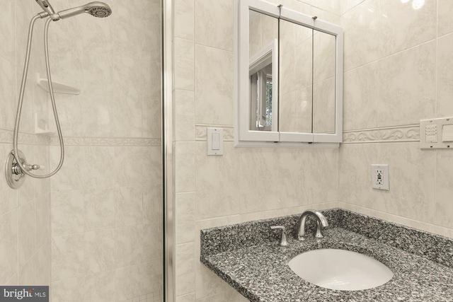 2736 STEPHENSON LN NW, Washington, DC 20015