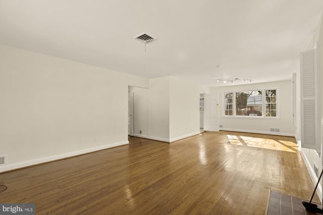 2736 STEPHENSON LN NW, Washington, DC 20015