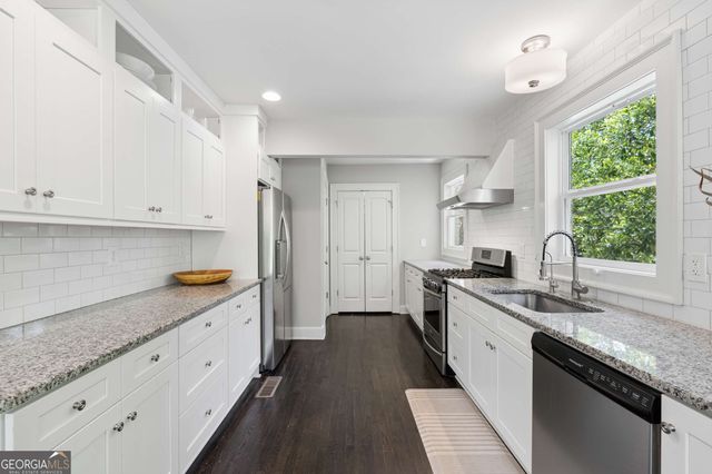 2304 Pembrook Place NE, Atlanta, GA 30324