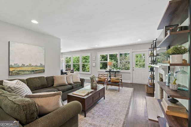 2304 Pembrook Place NE, Atlanta, GA 30324