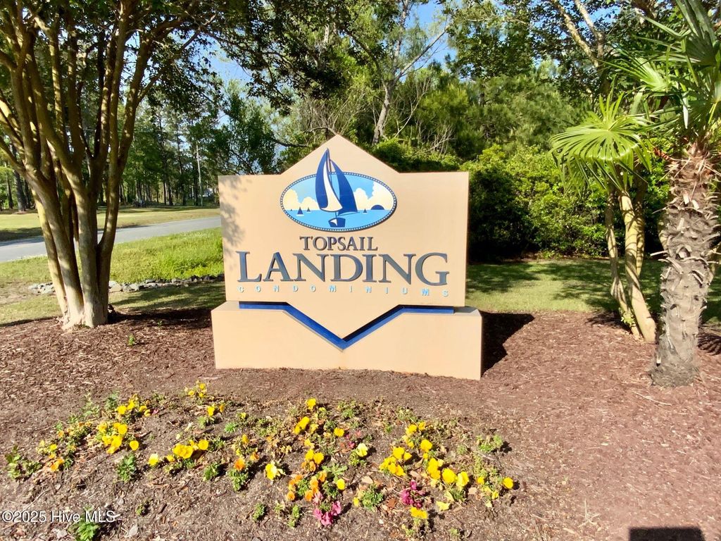 100 Gateway Condos Drive 113, Surf City, NC 28445