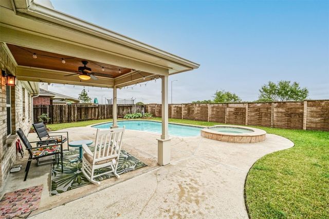 2957 Water Willow Lane, Pearland, TX 77581