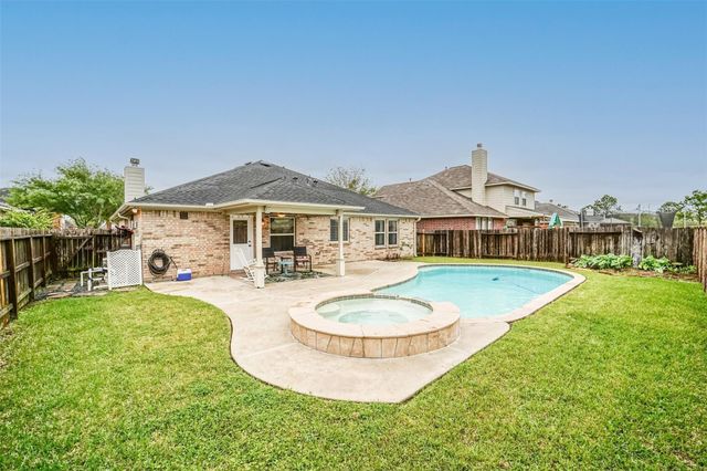 2957 Water Willow Lane, Pearland, TX 77581
