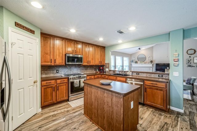 2957 Water Willow Lane, Pearland, TX 77581