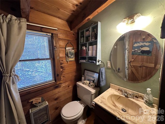 55 Comet Lane, Waynesville, NC 28785