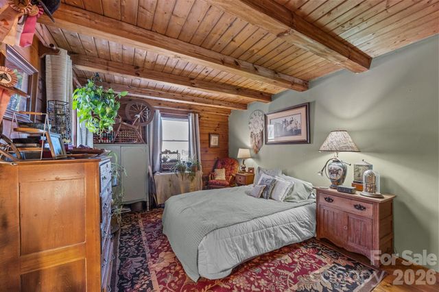 55 Comet Lane, Waynesville, NC 28785