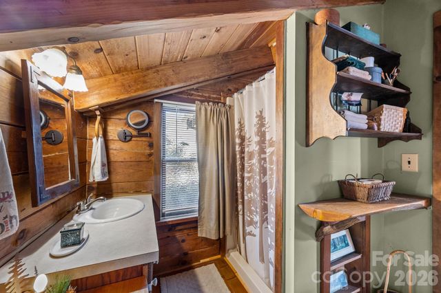 55 Comet Lane, Waynesville, NC 28785