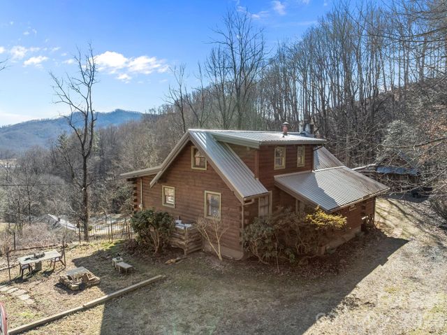 55 Comet Lane, Waynesville, NC 28785