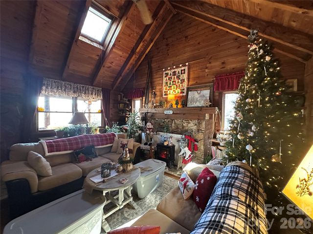 55 Comet Lane, Waynesville, NC 28785