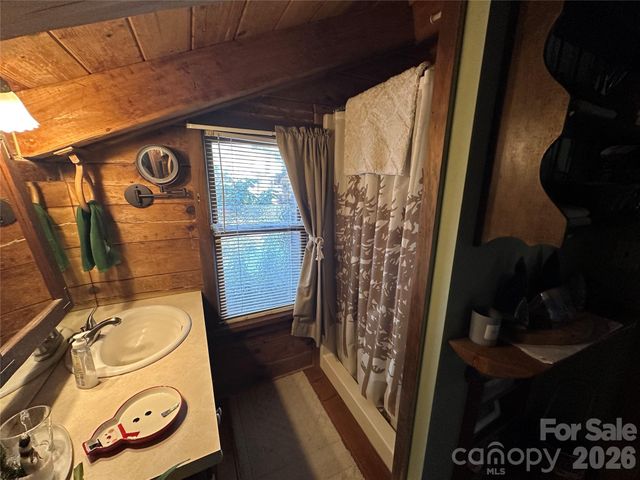 55 Comet Lane, Waynesville, NC 28785