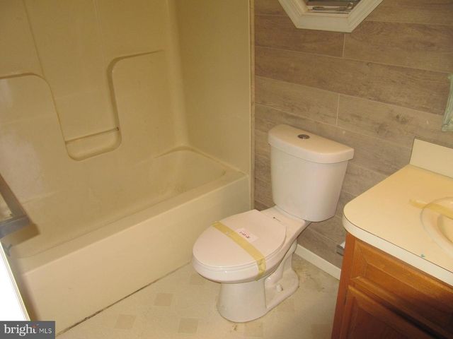 29 CHINKAPIN DR, New Oxford, PA 17350