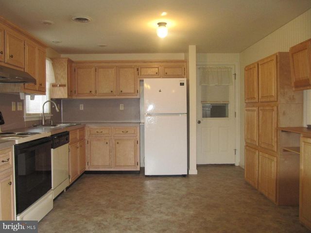 29 CHINKAPIN DR, New Oxford, PA 17350