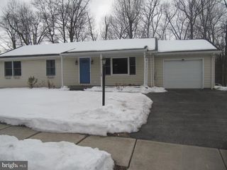 29 CHINKAPIN DR, New Oxford, PA 17350