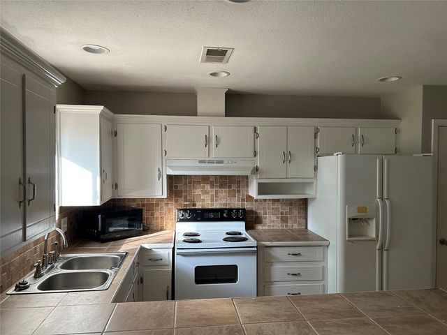 7830 Claremont Drive, Dallas, TX 75228