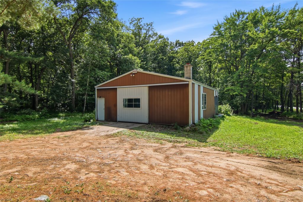 Image 2 of property listing at 21321 County Highway X, Cadott, WI 54727