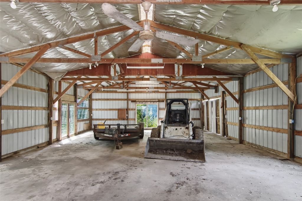 Image 3 of property listing at 21321 County Highway X, Cadott, WI 54727