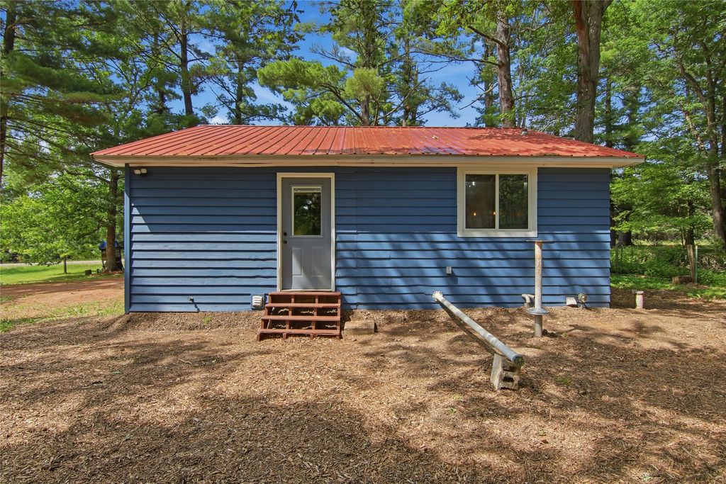 Image 32 of property listing at 21321 County Highway X, Cadott, WI 54727
