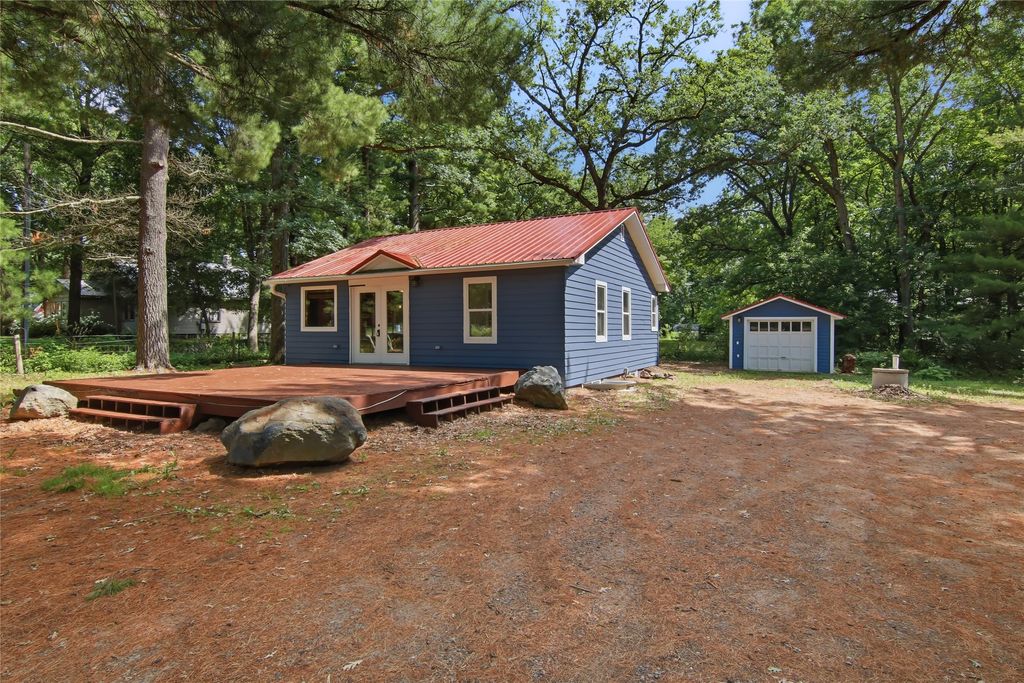 Image 4 of property listing at 21321 County Highway X, Cadott, WI 54727
